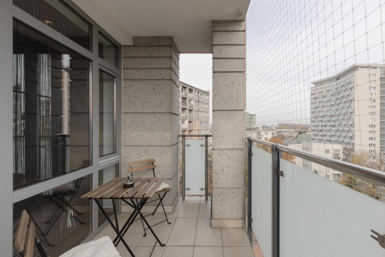 Warsaw Srodmiescie Riverside Three-Bedroom Apartment By Renters Exterior foto
