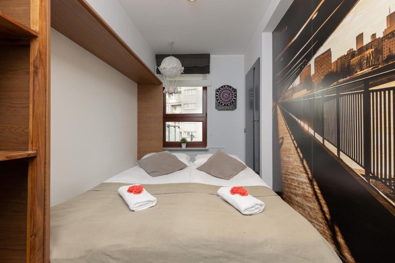 Warsaw Srodmiescie Riverside Three-Bedroom Apartment By Renters Exterior foto